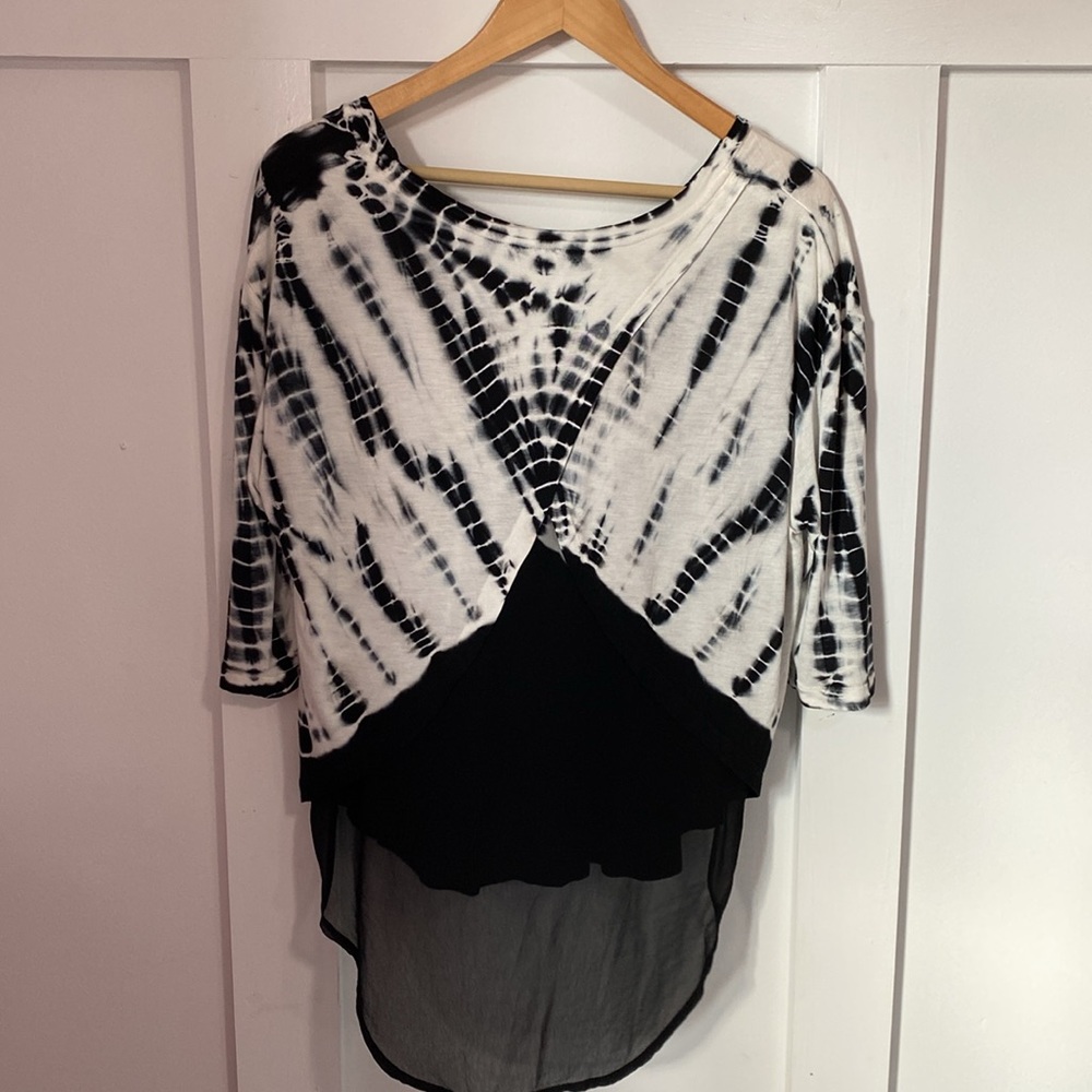Young Fabulous & Broke Black & White Short Sleeve Tee Open Back Small - Picture 3 of 8